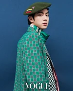 Vogue Korea (January 2022) (9)