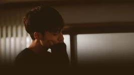 Roy Kim The Hardest Part promotional photo.png (1,76 МБ) "The Hardest Part"