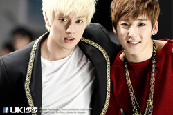 本物メンバー直筆サイン入り⭐U-KISS⭐DORADORA⭐韓国盤KPOP⭐ hqdefault.jpg
