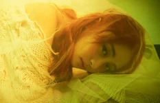 LE SSERAFIM Huh Yunjin Easy concept photo 3.png (3.37 MB) Easy (3) (Sheer Myrrh ver.)