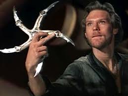 glaive throwing weapon