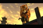 KFP-Tigress De pie bajo la lluvia - YouTube4.jpg