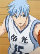 Kuroko con la divisa del Teikō