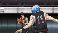 Kuroko passes to Kagami again