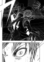 Akashi intercepts Gold's pass
