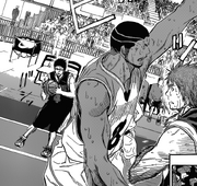 Kiyoshi passes to Hyuga