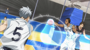 Mayuzumi passes the ball to Nebuya