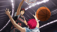 Kagami dunks on Akashi