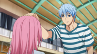 Kuroko cheers up Momoi anime