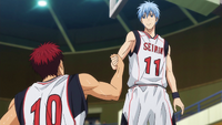 Kuroko helps Kagami stand up