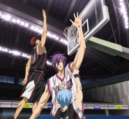 Kuroko passes to Kagami