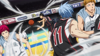 Kuroko passes the ball to Hyūga