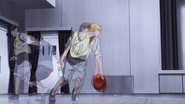 Kagami's moves are being copied by Kise