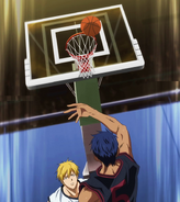 Kise watches Aomine make a formless shot