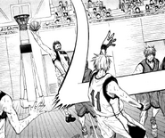 Kuroko changes the passing course on his own