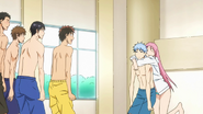 Momoi cling to Kuroko