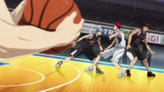 Akashi élude à la fois Kagami et Kuroko