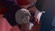 Alois supplie Ciel d'épargner sa vie.