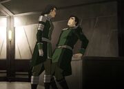 Kuvira intimidisce Bolin