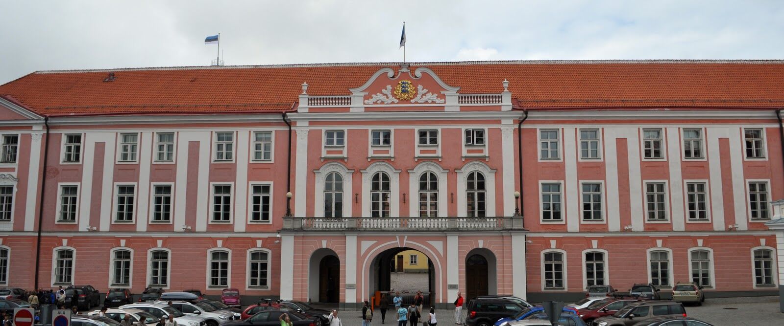 Parlamento de Estonia.jpg