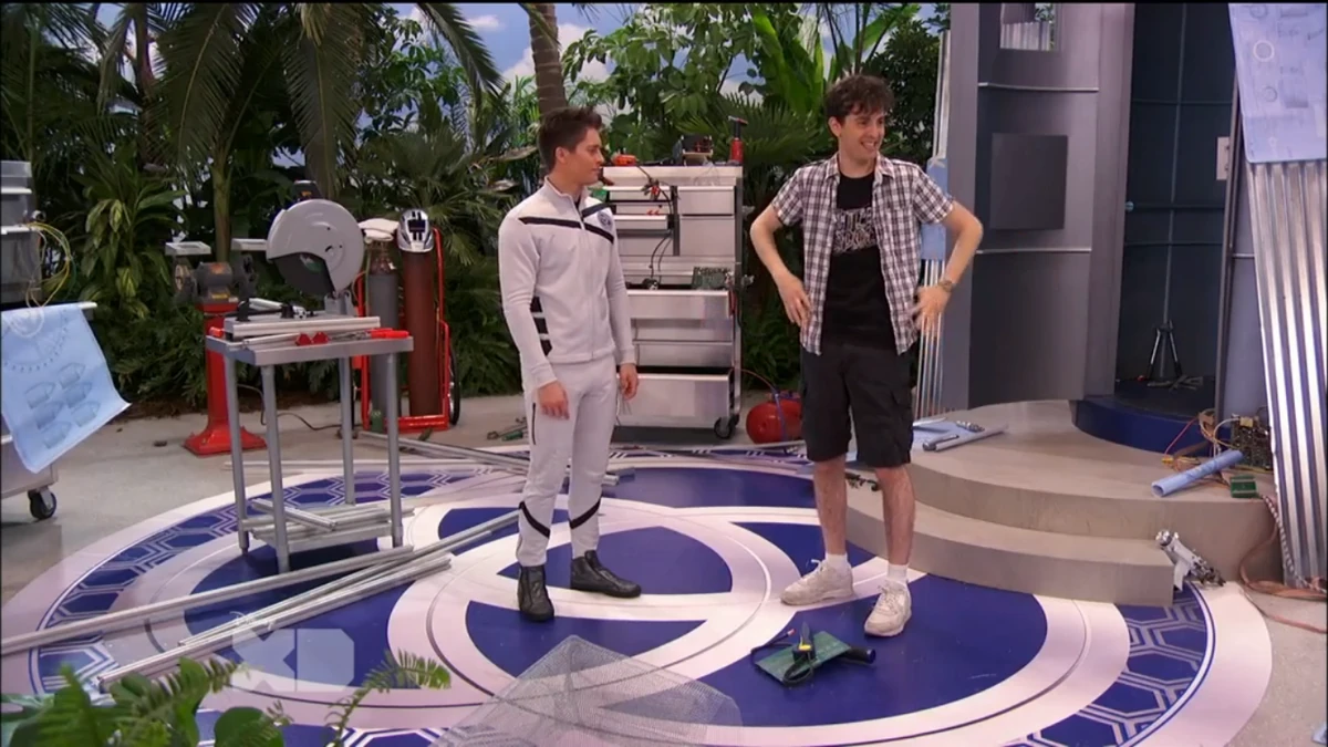Space Elevator/Gallery | Disney XD's Lab Rats Wiki | Fandom