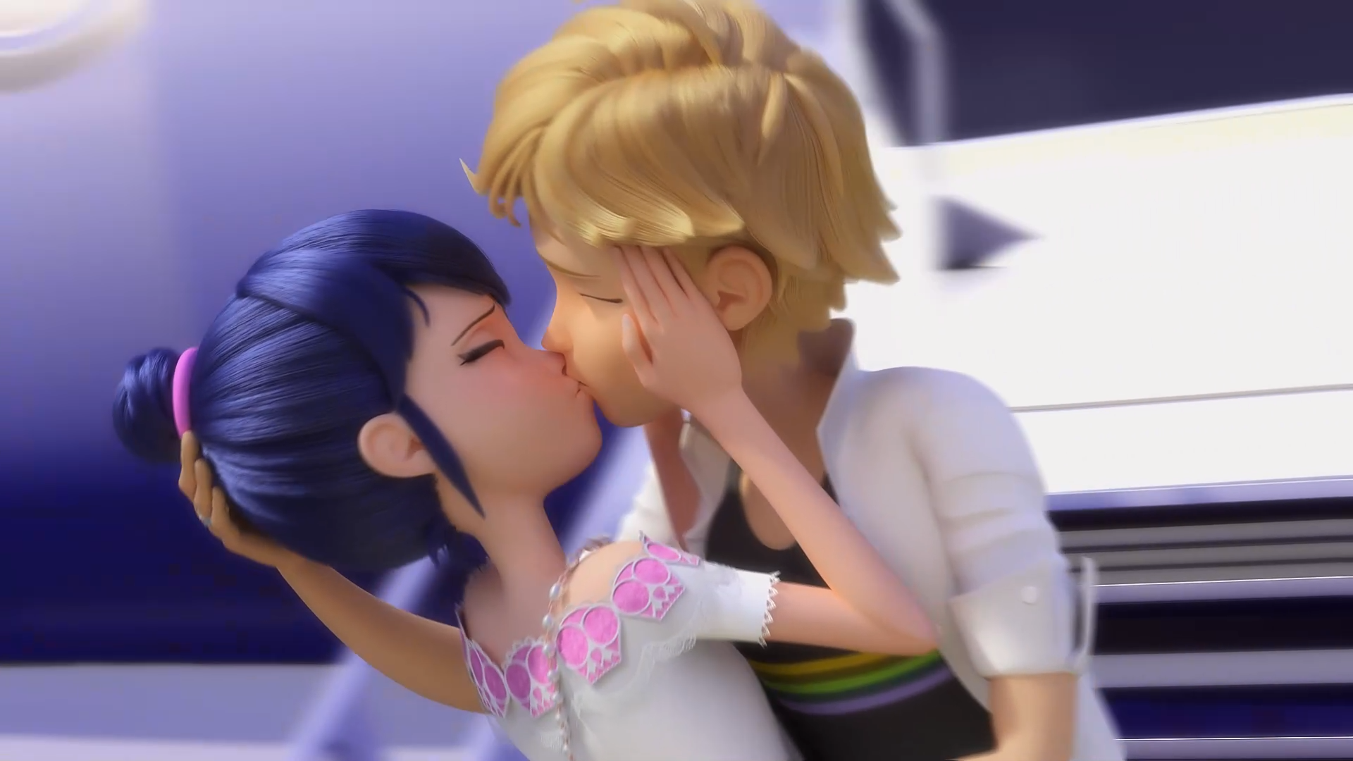 Miraculous: How Ladybug & Cat Noir Shared Their First Kiss