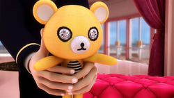 Click here to view the image gallery for Mr. Cuddly.