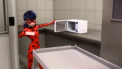 Brouillage du réseau sur le téléphone de Lady Wifi