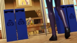 Click here to view the image gallery for Police robots.