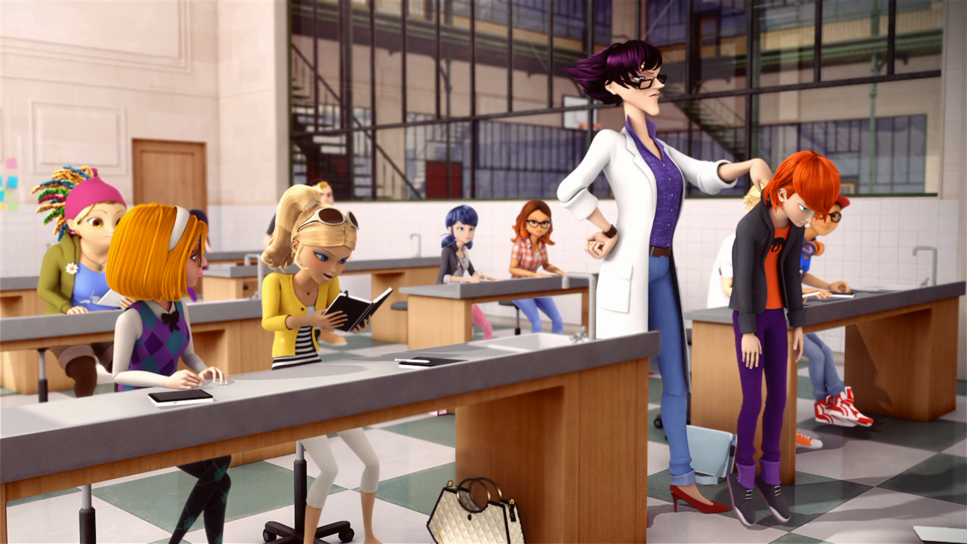 DEC158401 - MIRACULOUS LADYBUG CORE ROLE PLAY CS - Previews World