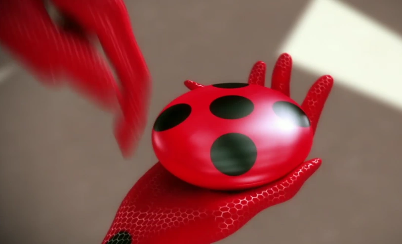 Леди баг и ее талисман. Леди баг и супер кот йо йо. Йо йо леди баг. Кукла леди баг с йо йо. Леди баг и супер кот йо йо.