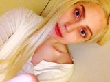 Platinum-blonde straight loose