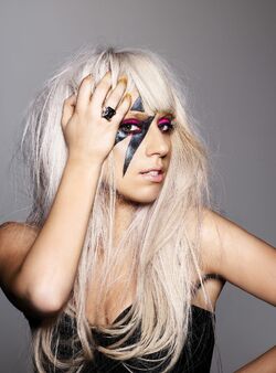 希少✨Swarovski Fever Ring LADY GAGA Swarovski lady gaga ring unbelievably rare anyone know where