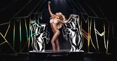 Applause Music Video 001.jpg (477 KB) Still