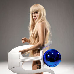 Featured image of post Lady Gaga Jeff Koons Sculpture
