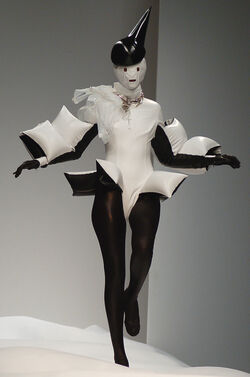 Gareth Pugh ガレスピュー 1,807 Gareth Pugh 2009 Stock Photos, High-Res Pictures, and