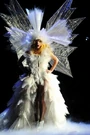 021.jpg (58 KB) The Monster Ball (2010-11)