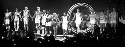 The lineup of dancers before May of 2010.