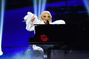 Platinum blonde bobline