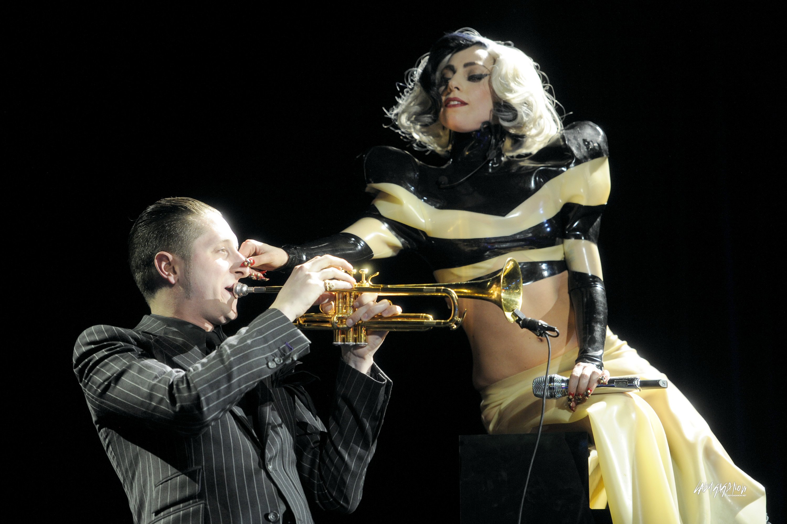 Lady gaga someone to watch over me best sale