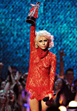 Mcqueen lady cheap gaga