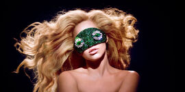 "Applause" (2013) Inez and Vinoodh director