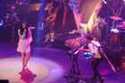 Lana-del-rey-performs-at-shrine-auditorium-and-expo-hall-in-los-angeles 4
