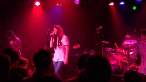 Lana_Del_Rey_performing_Roadhouse_Blues_with_Camp_Freddy