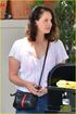 Lana-del-rey-steps-out-for-lunch-with-a-friend-07