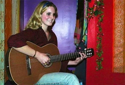 Lana starting to sing