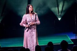 Lana singing Night Shift with Lucy Dacus in Chicago on November 8, 2019 :  r/lanadelrey