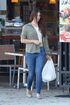 Lana-del-rey-shows-off-her-midriff-while-grabbing-lunch01314