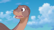 Littlefoot looking for Petrie and his siblings flying in the sky