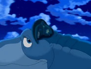 Sue tells Littlefoot that she wants someone to look up to as he falls asleep.